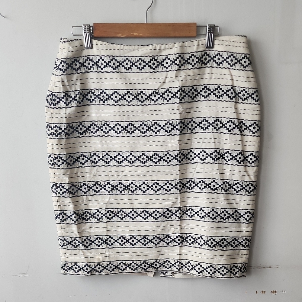 Ann Taylor Black and Cream Geometric Pencil Skirt. Without Tag
